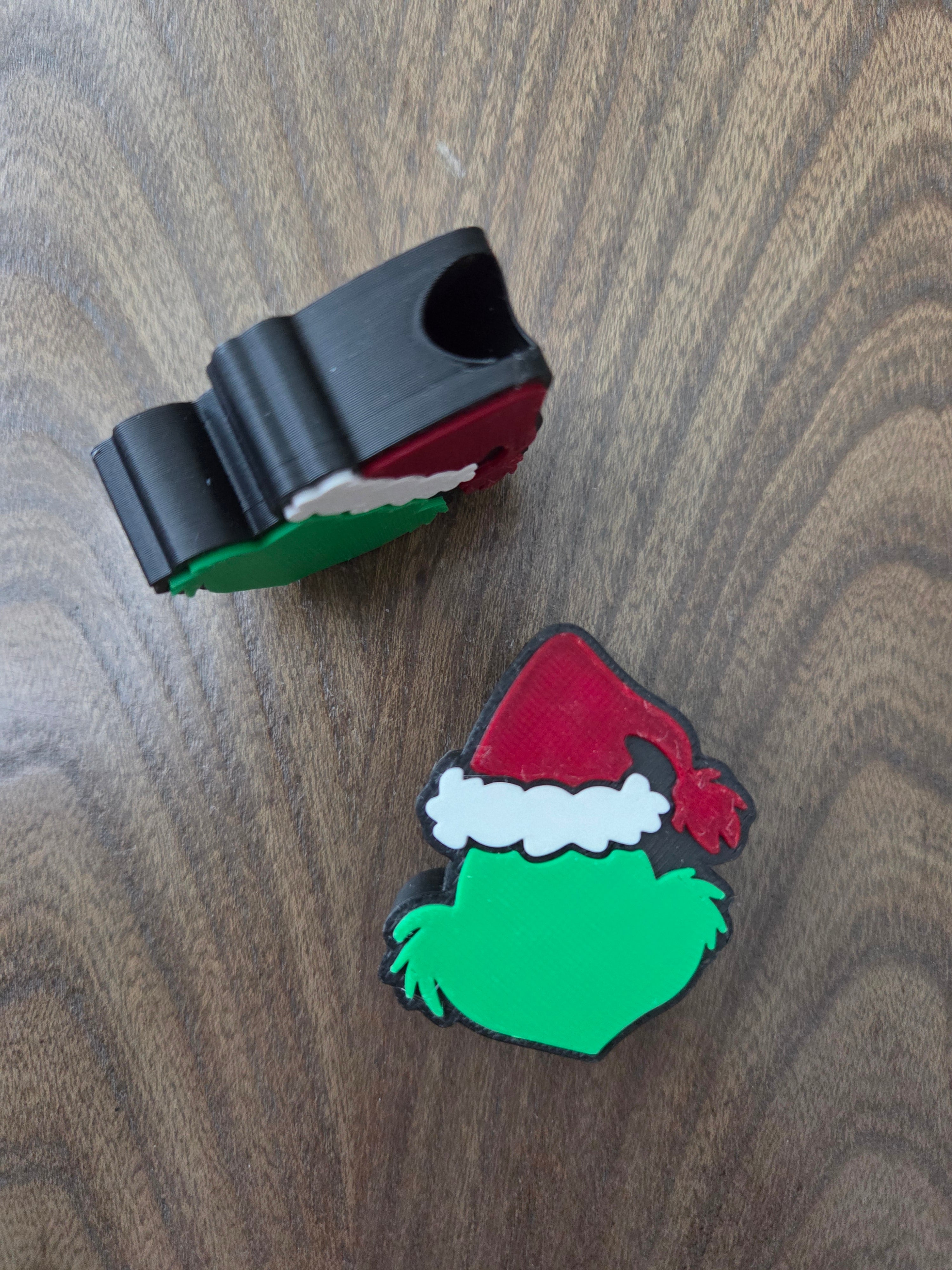Grinch's Straw Topper